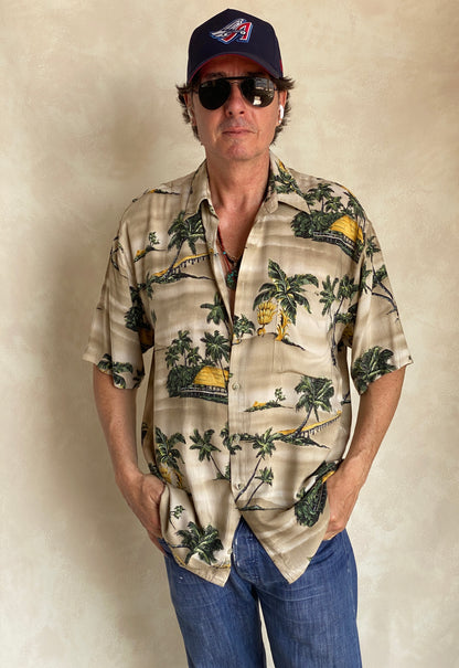 Size Large. Vintage 90s Rayon Hawaiian shirt-AJ357 Studio