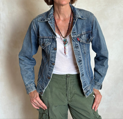 Size 36-38US / 46-48EU .Vintage 70s Levi’s Denim Jacket – 2 Pockets – Made in USA-AJ357 Studio