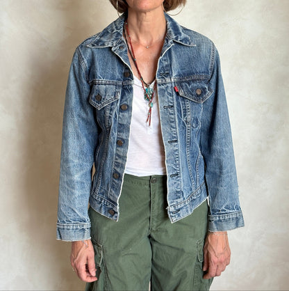 Size 36US / 46EU .Vintage 70s Levi’s Denim Jacket – 2 Pockets – Made in USA-AJ357 Studio