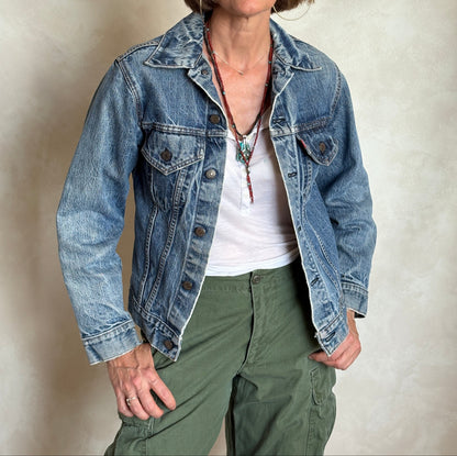 Size 36US / 46EU .Vintage 70s Levi’s Denim Jacket – 2 Pockets – Made in USA-AJ357 Studio