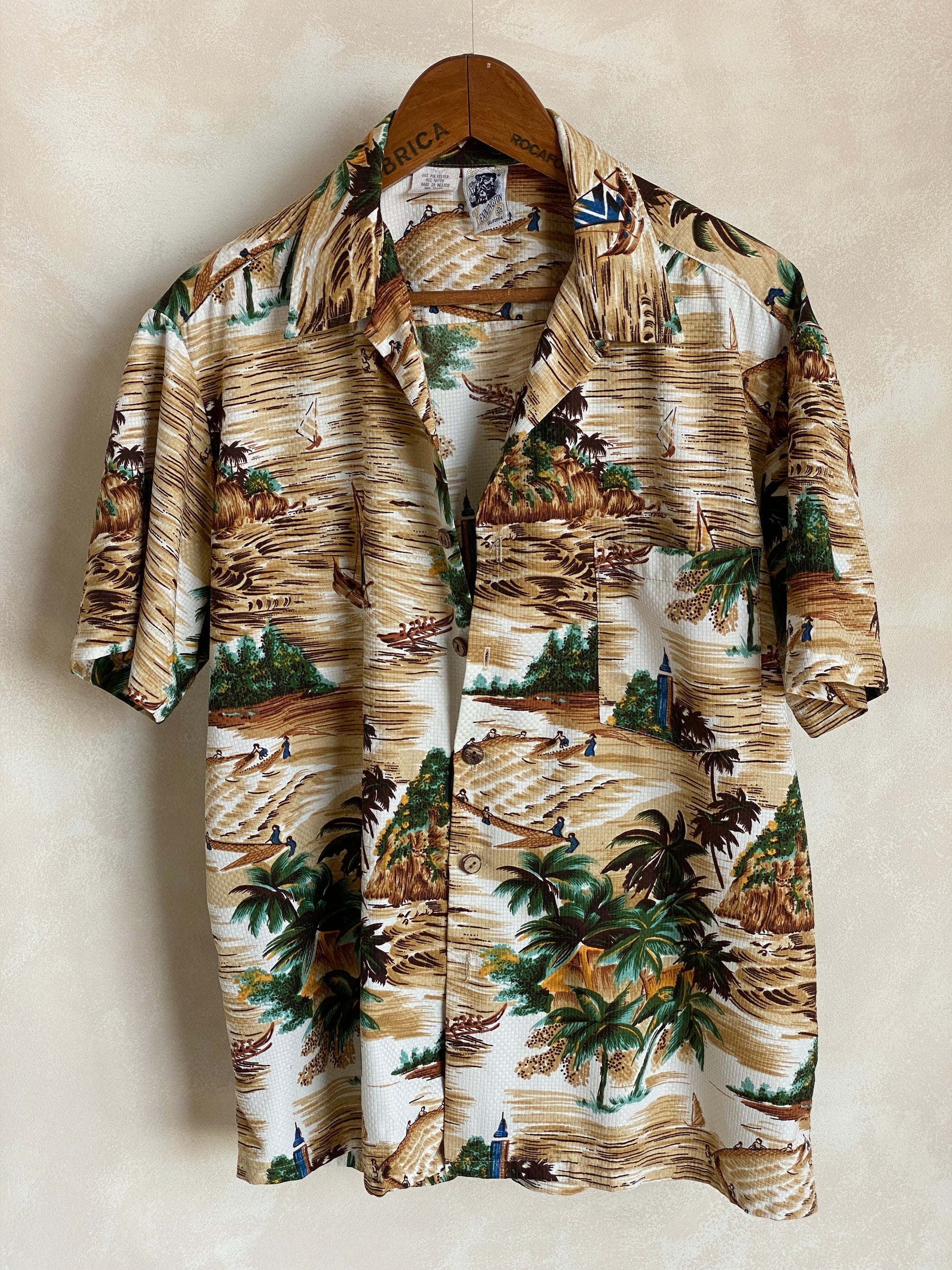 Size Large. Vintage 90s Polyester Hawaiian shirt by Kenington - USA Vintage Bcn