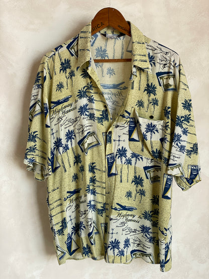 Size Large. Vintage 90s Rayon Hawaiian shirt-AJ357 Studio