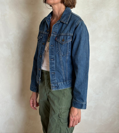 Size 34 . Vintage 80s Levi’s Denim Jacket – 2 Pockets – Made in USA-AJ357 Studio