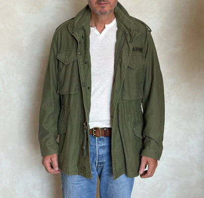 Med Reg. Authentic 1975 US M-65 field jacket . Military issued Vietnam war era.