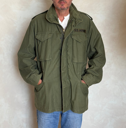 Med Reg. Authentic 1975 US M-65 field jacket . Military issued Vietnam war era.