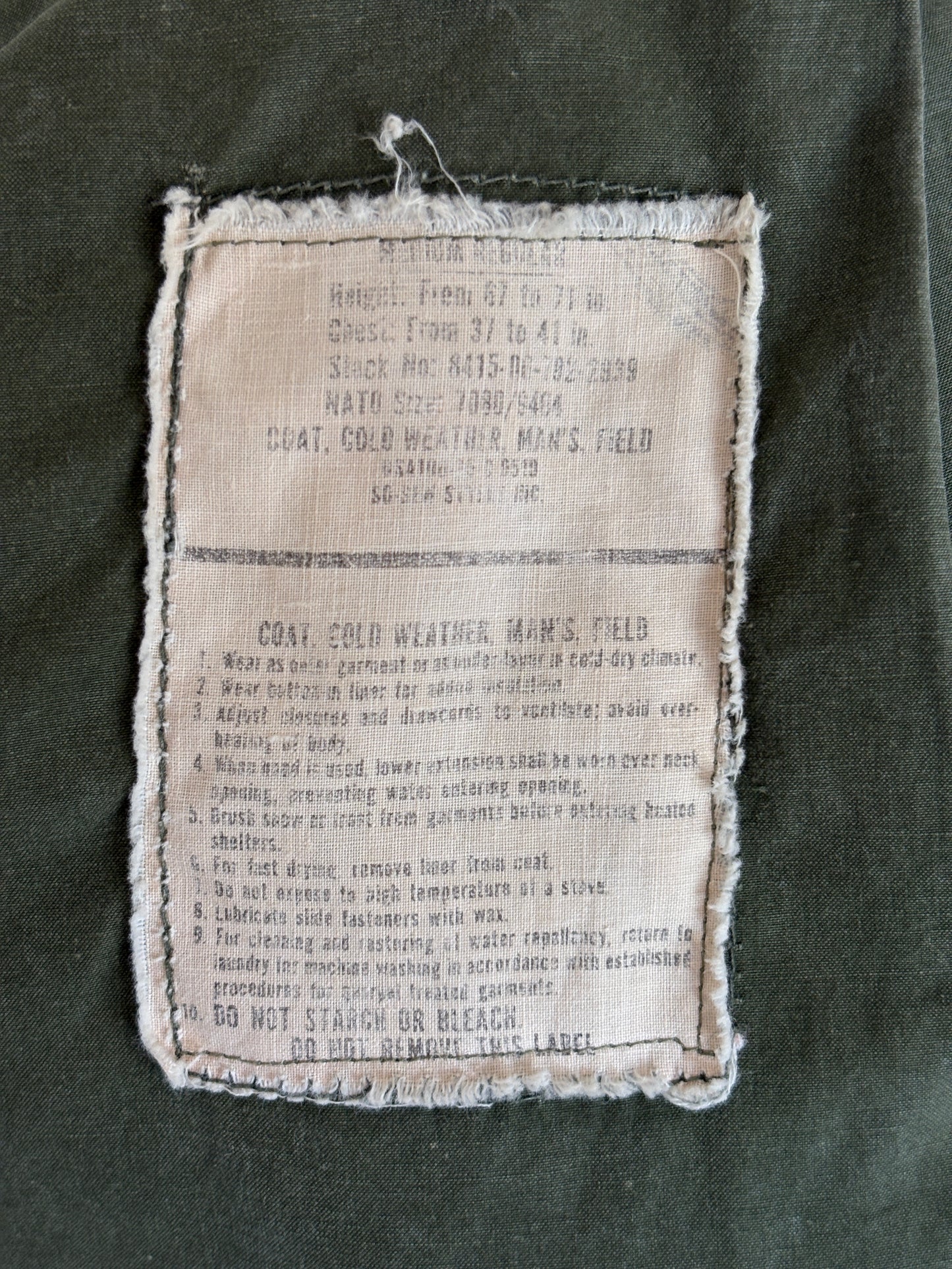 Med Reg. Authentic 1975 US M-65 field jacket . Military issued Vietnam war era.