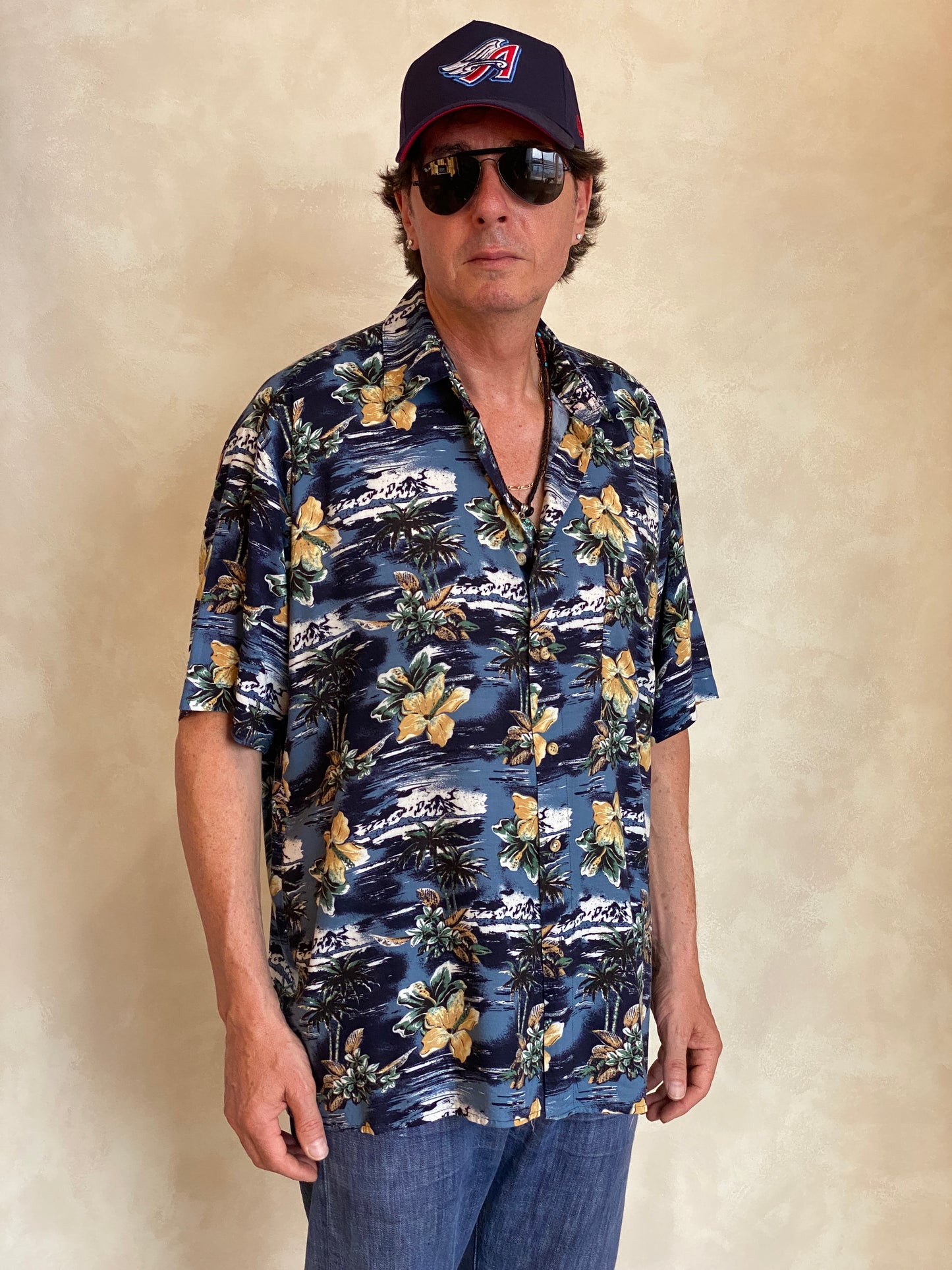 Size Large. Vintage 90s Rayon Hawaiian shirt by Natural Issue - USA Vintage Bcn