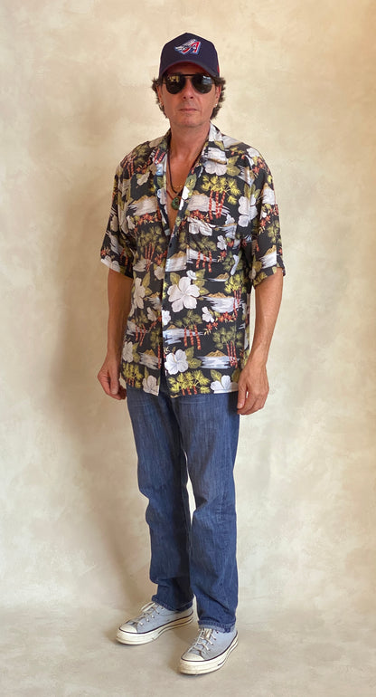 Size Large. Vintage 90s Rayon Hawaiian shirt-AJ357 Studio