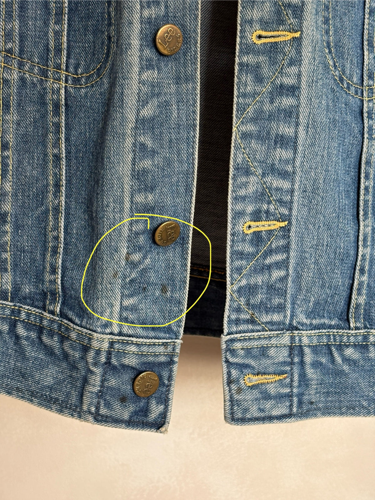 Size 34US / 44EU. Vintage 80s Lee Union Made Denim Shirt – 2 Pockets – Made in USA-AJ357 Studio