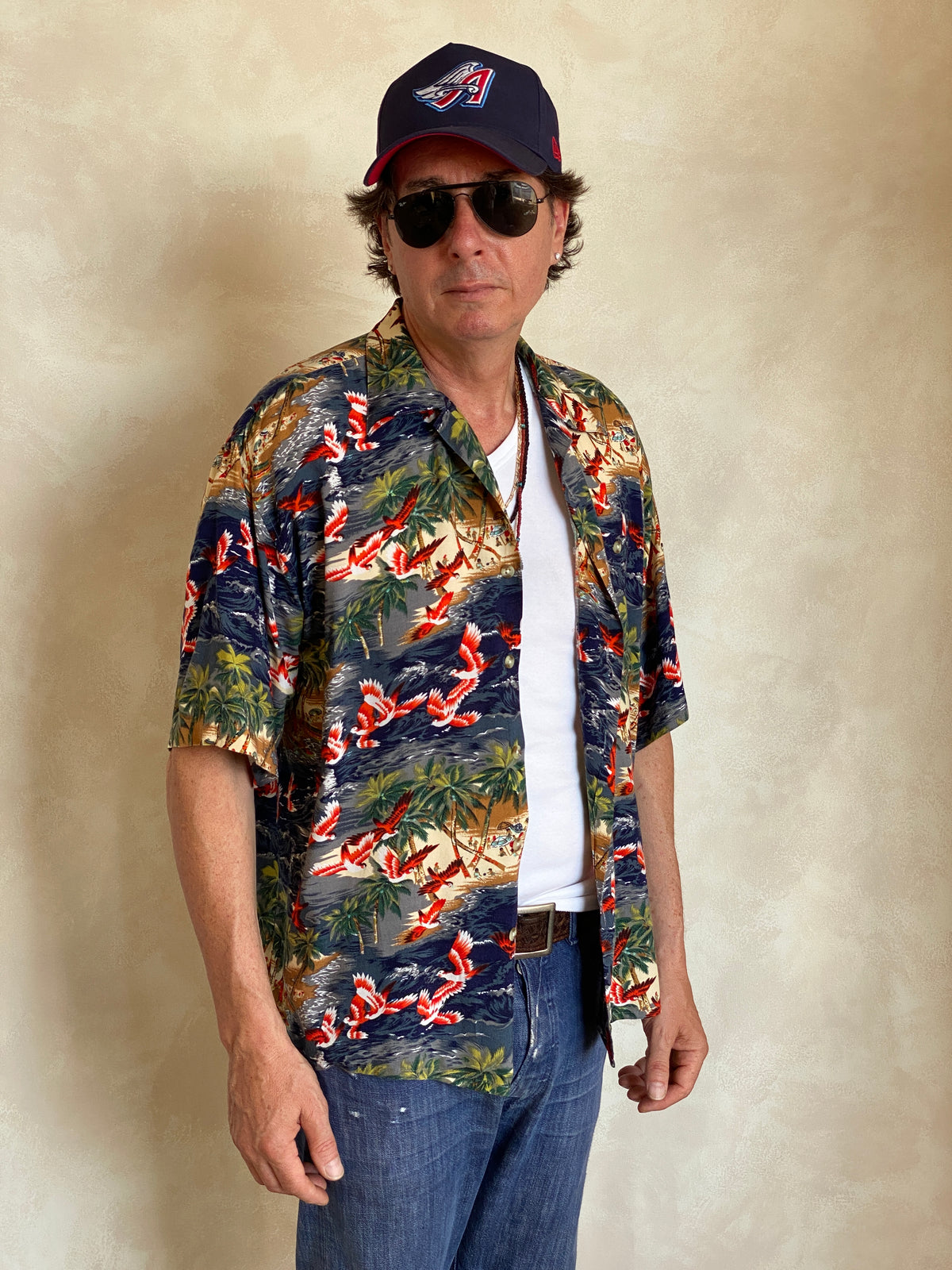 Size L. Vintage 90s polyester thin Hawaiian shirt-AJ357 Studio