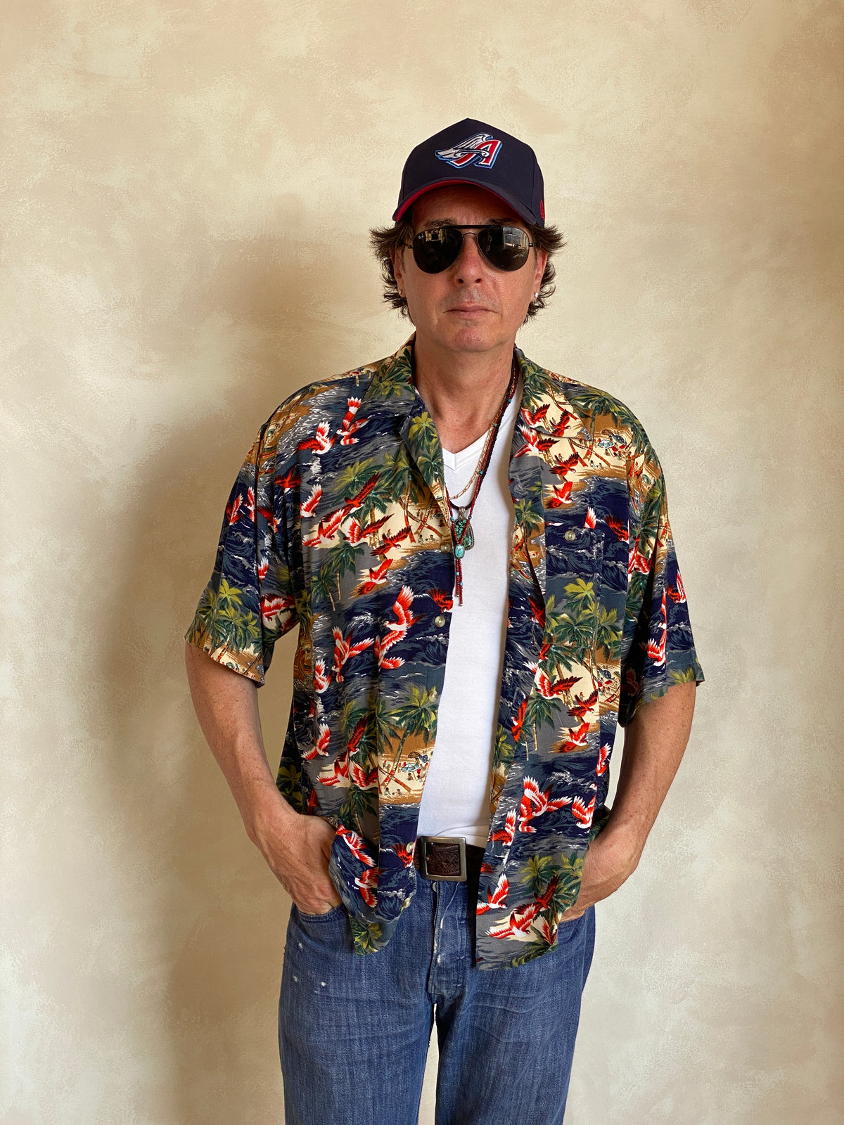 Size L. Vintage 90s polyester thin Hawaiian shirt-AJ357 Studio