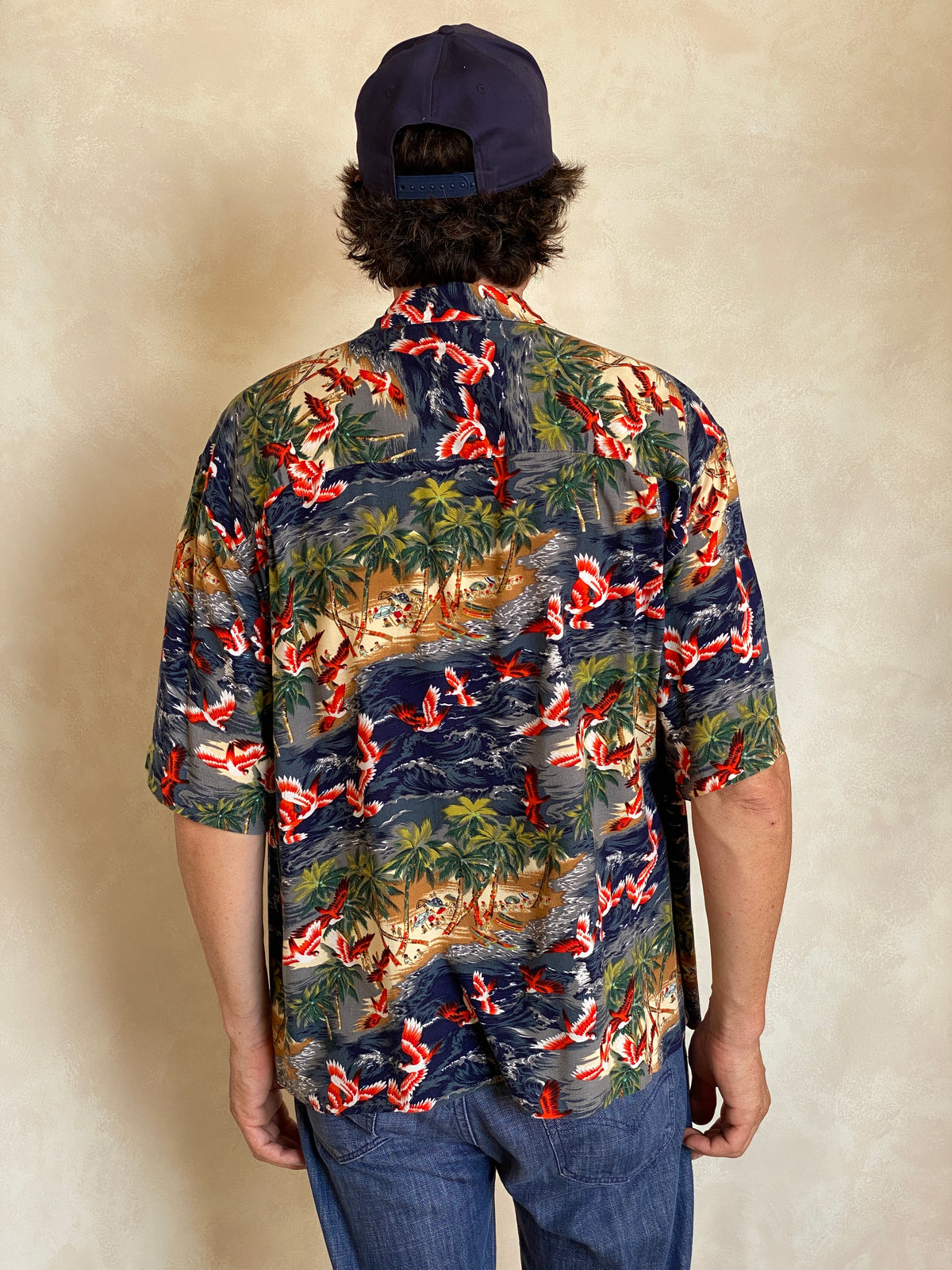Size L. Vintage 90s polyester thin Hawaiian shirt-AJ357 Studio