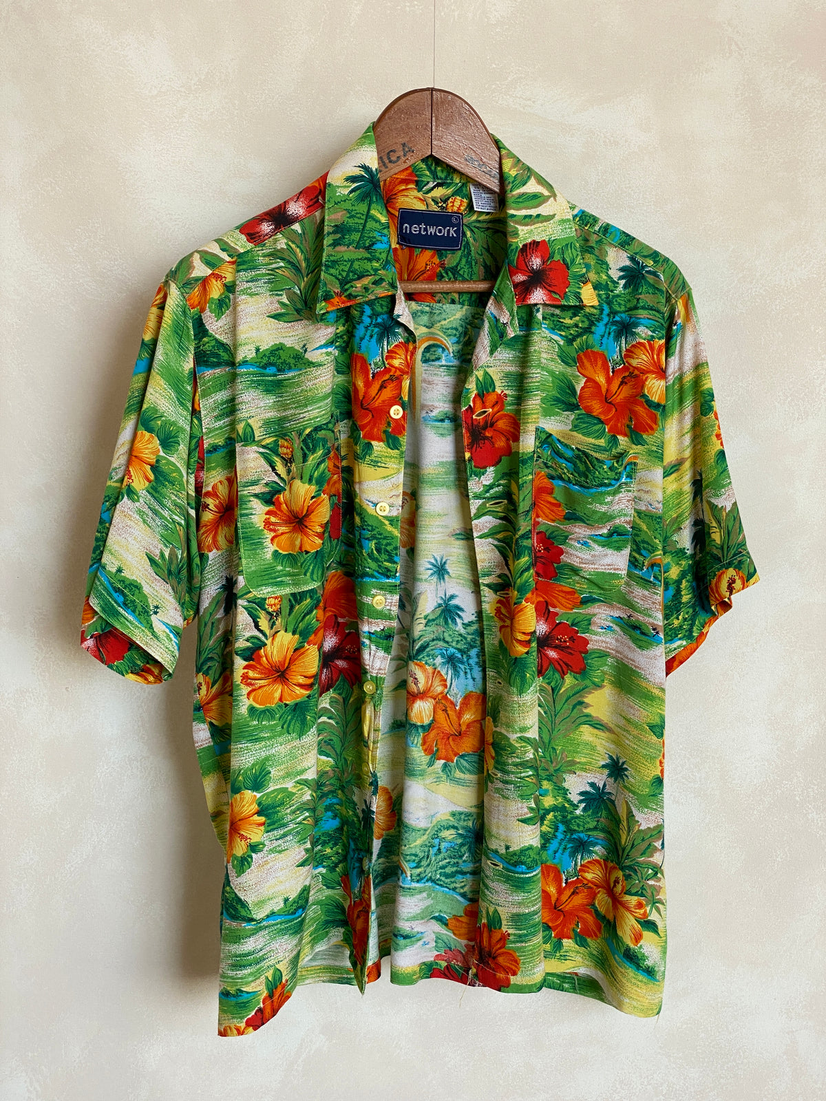 Size L. Vintage 80s Rayon Hawaiian shirt-AJ357 Studio