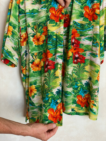 Size L. Vintage 80s Rayon Hawaiian shirt-AJ357 Studio