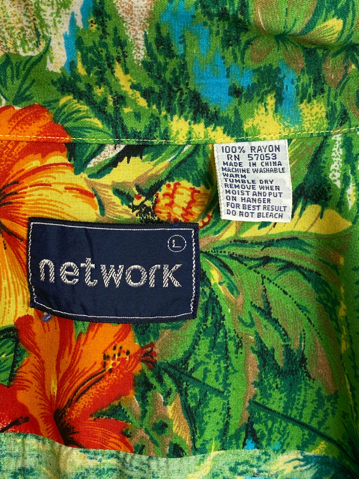 Size L. Vintage 80s Rayon Hawaiian shirt-AJ357 Studio