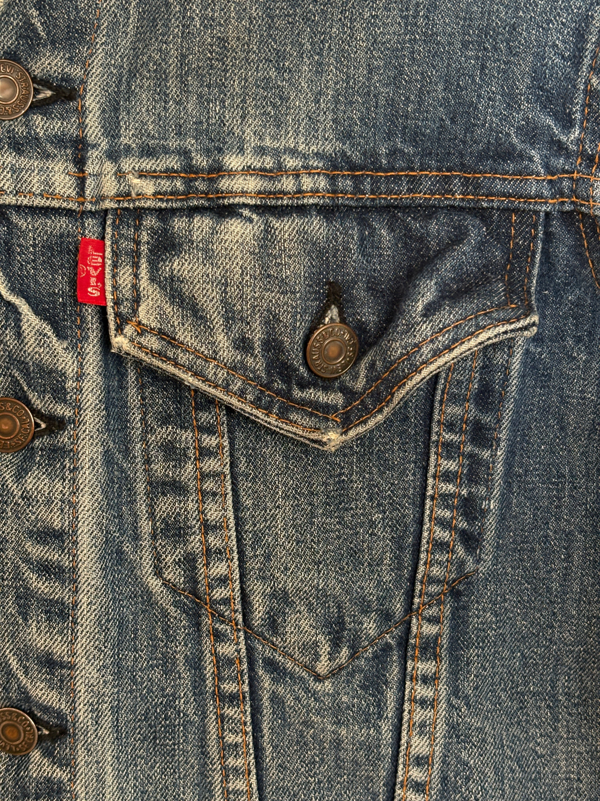 Size 36-38US / 46-48EU .Vintage 70s Levi’s Denim Jacket – 2 Pockets – Made in USA-AJ357 Studio