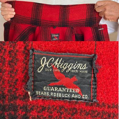 Size Small. Vintage 1940s Sears Roebuck plaid wool hunting jacket