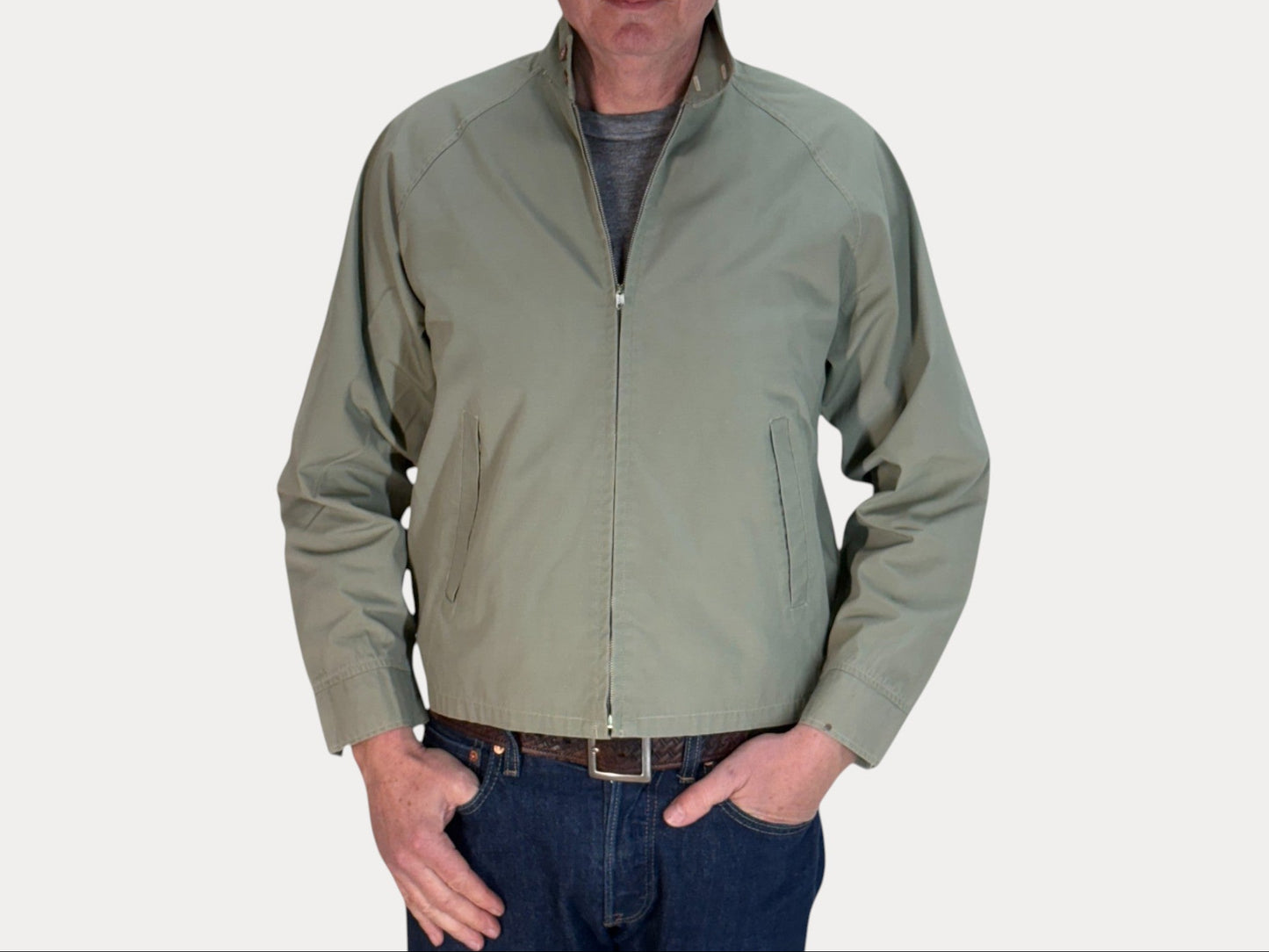 Talla mediana, años 60. Chaqueta ligera de algodón. Fabricada en Singapur.
