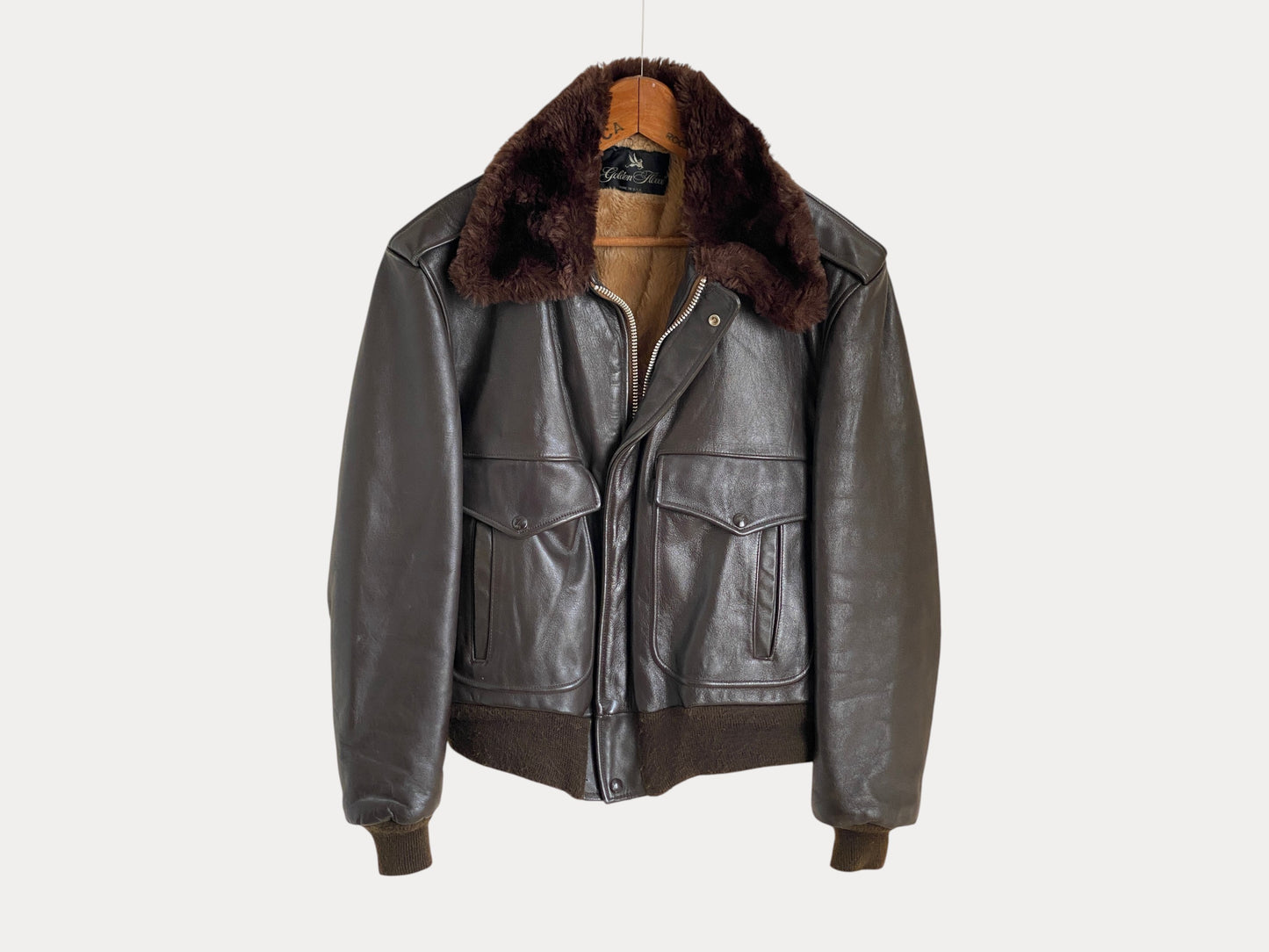 Blouson aviateur en cuir vintage Golden Fleece taille 44 - Fabriqué aux États-Unis