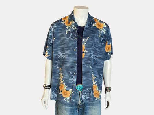 Size Small. Vintage 90s Hawaiian rayon shirt made by Van Heusen
