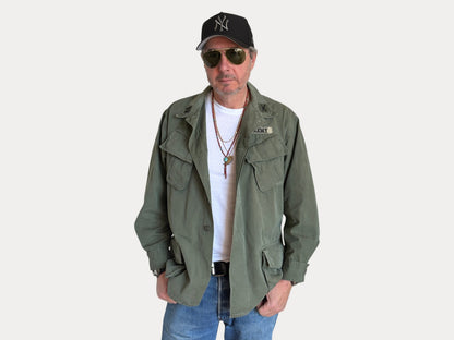 Med Reg. Authentic 1968 US Army vintage Vietnam jungle jacket.