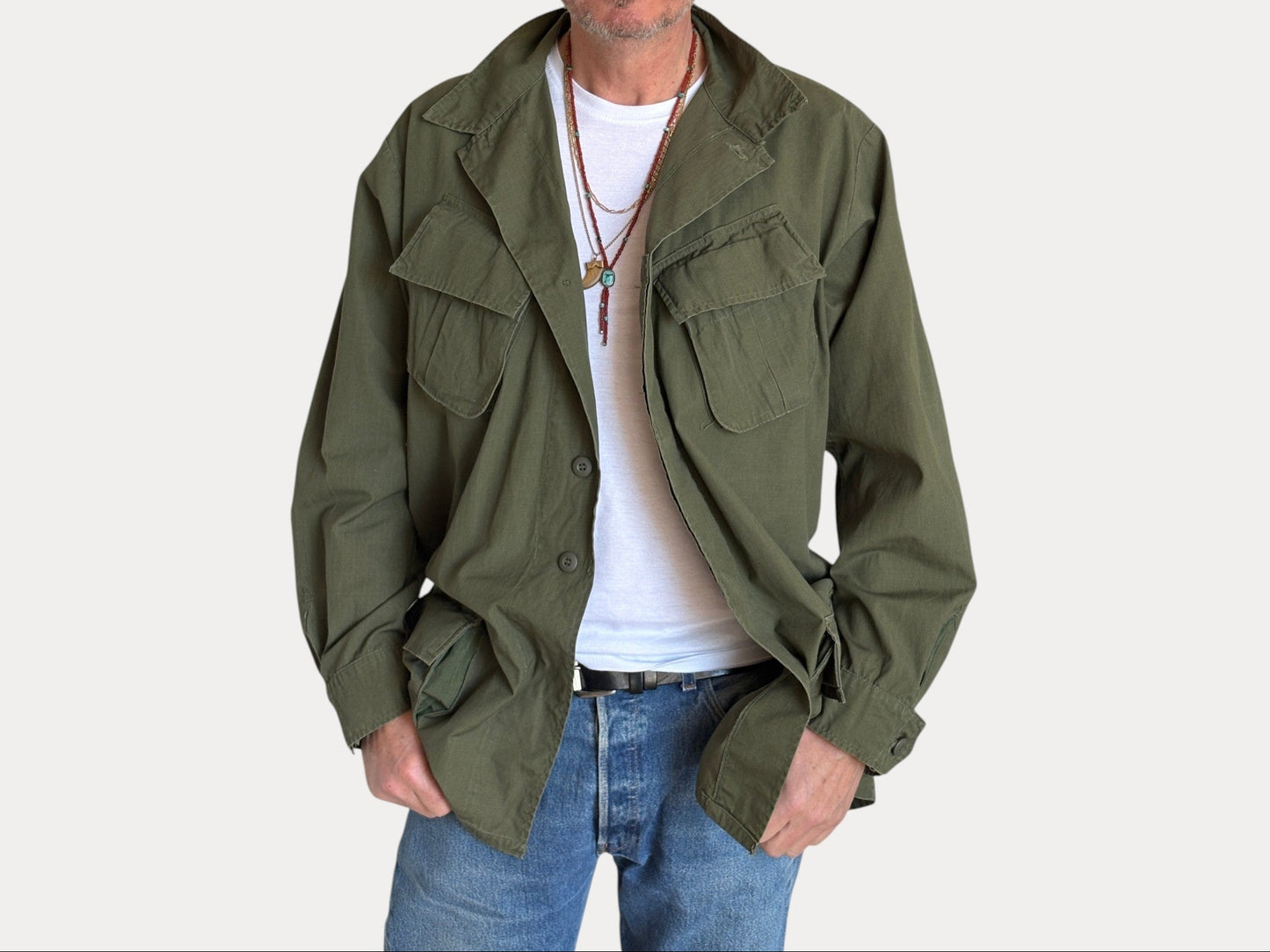 Large Long. Authentic 1968 US Army vintage Vietnam jungle jacket.