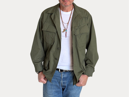 Med Short. Authentic 1970 US Army vintage Vietnam jungle jacket.