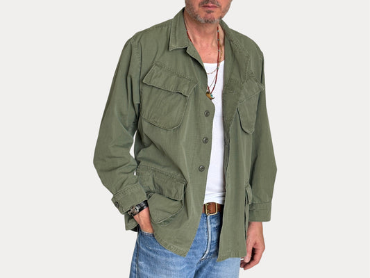 Med Reg. Authentic Third Pattern 1968 US Army Vintage Vietnam jungle jacket.