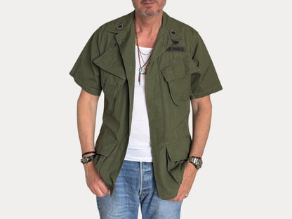 Small Reg. Authentic Third Pattern 1966 US Army Vintage Vietnam jungle jacket.