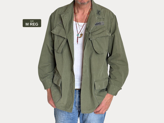 Med Reg. Authentic 1970 US Army Vintage Vietnam jungle jacket.