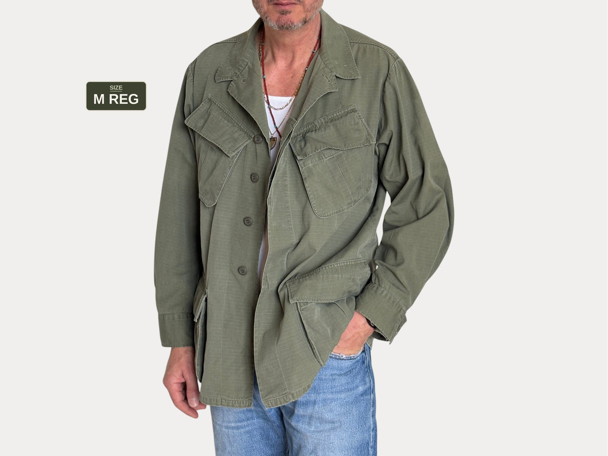Med Reg. Authentic 1969 US Army vintage Vietnam jungle jacket. Military