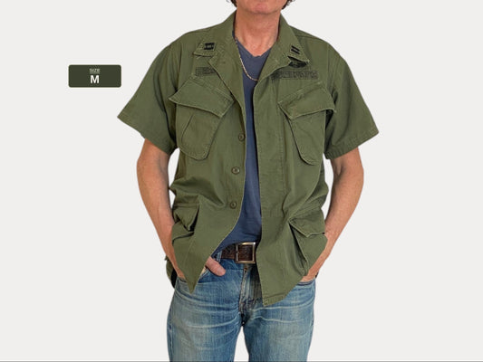 Medium. Authentic 1967 3rd pattern US Air Force vintage Vietnam jungle jacket.
