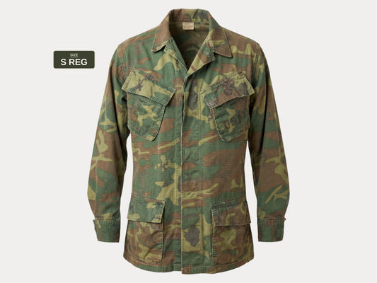 Small Reg. Authentic USMC 1969 US Army vintage Erld camouflage  Vietnam jungle jacket. Military