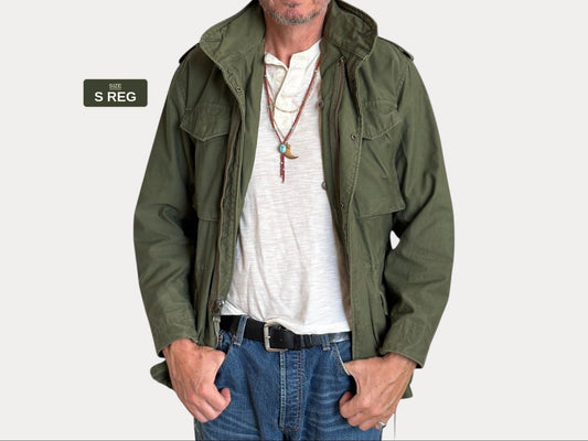 Small Regular – Authentic 1980 US Army M-65 Field Jacket Military by John Ownbey