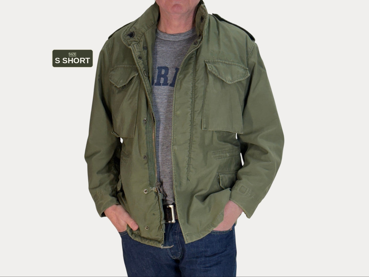 Small Short . Authentic 1974 US M-65 field jacket Military