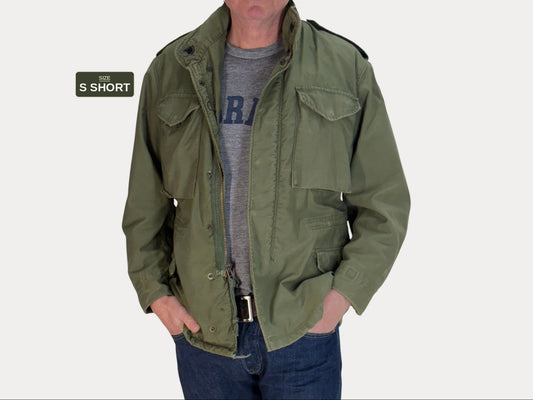 Small Short . Authentic 1974 US M-65 field jacket Military