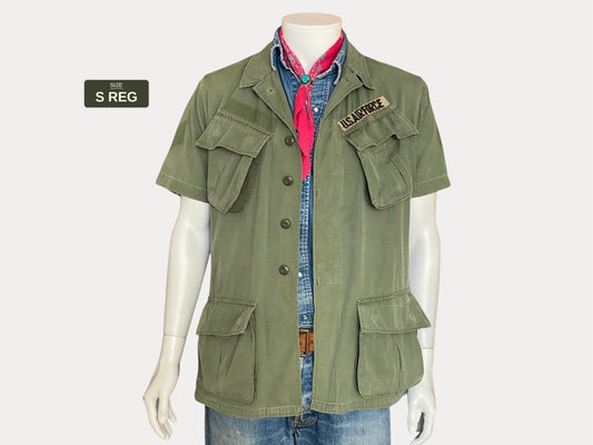 Small Reg. Authentic 1969 US Army Vintage Vietnam  jungle jacket.