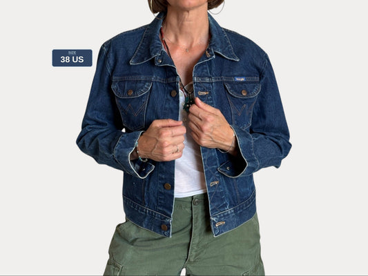 Size 38US . Vintage 90s Wrangler Denim Jacket – 4 Pockets – Made in Malta