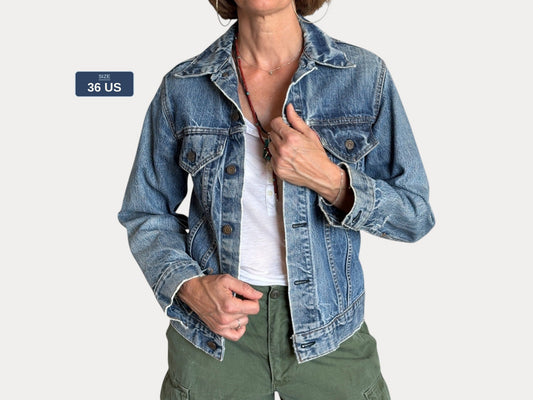 Size 36US / 46EU .Vintage 70s Levi’s Denim Jacket – 2 Pockets – Made in USA