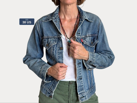 Size 36-38US / 46-48EU .Vintage 70s Levi’s Denim Jacket – 2 Pockets – Made in USA