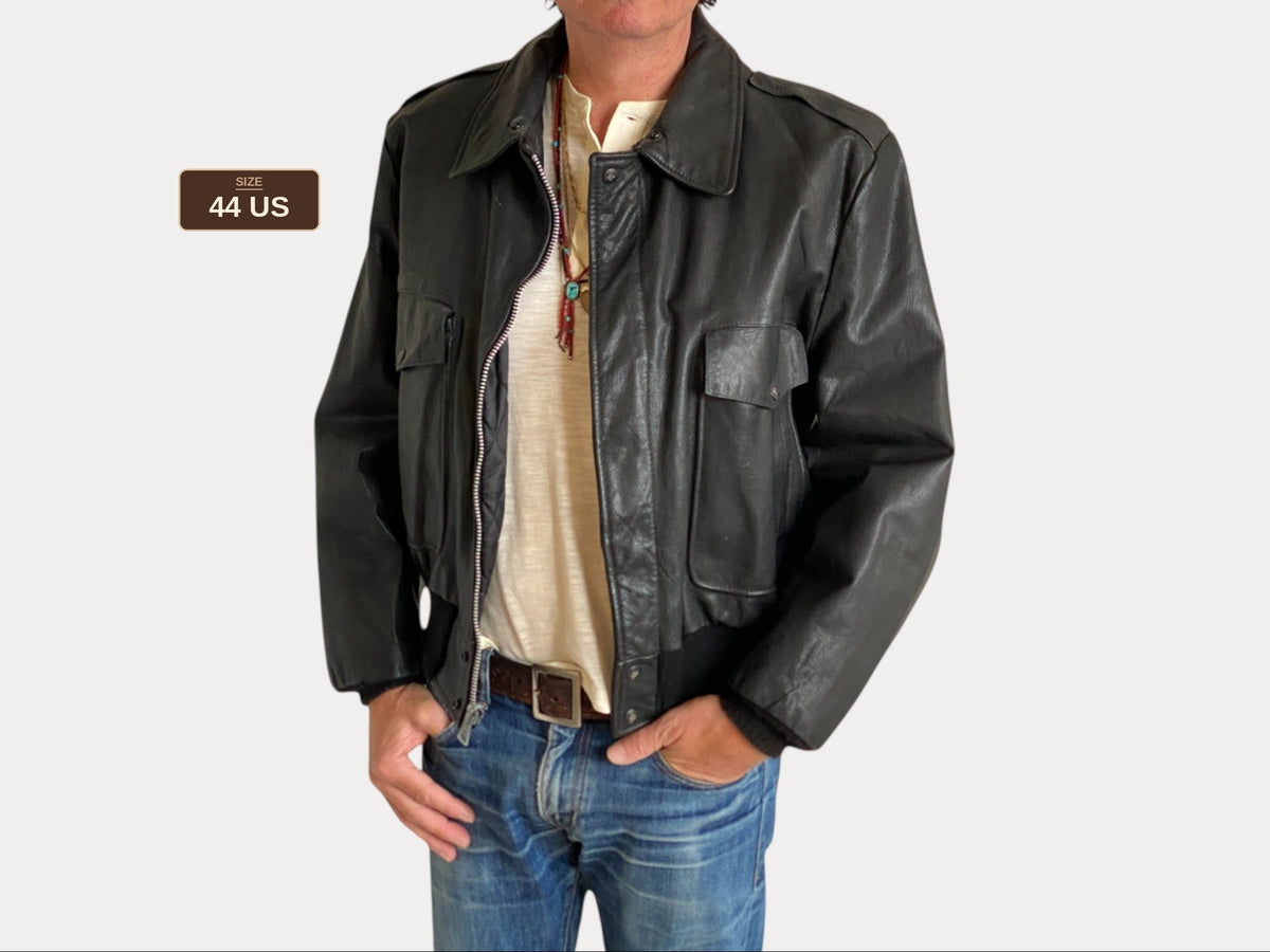 Size XL. Vintage Black leather bomber Flight Jacket  Aviator