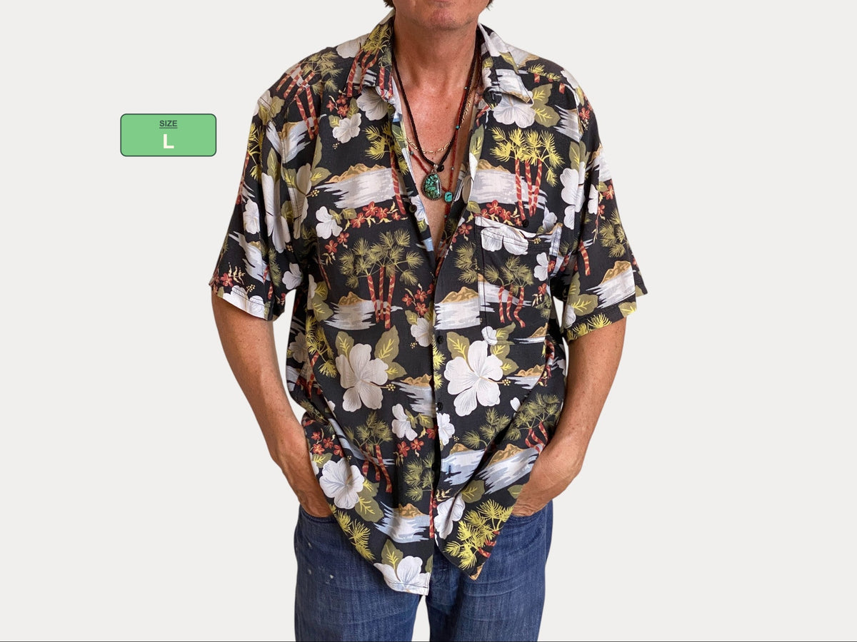 Size Large. Vintage 90s Rayon Hawaiian shirt