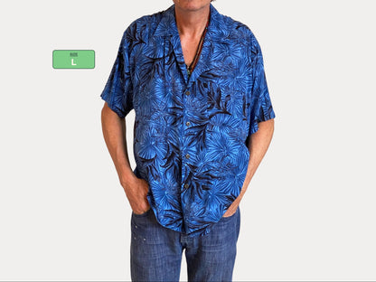 Size Large. Vintage 90s Rayon Hawaiian shirt by Pineapple Connection