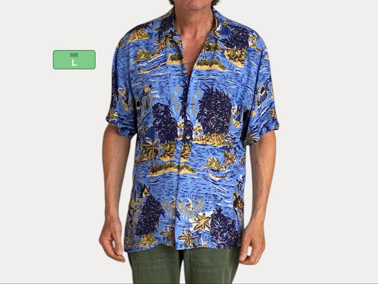 Size Large. Vintage 90s Hawaiian shirt