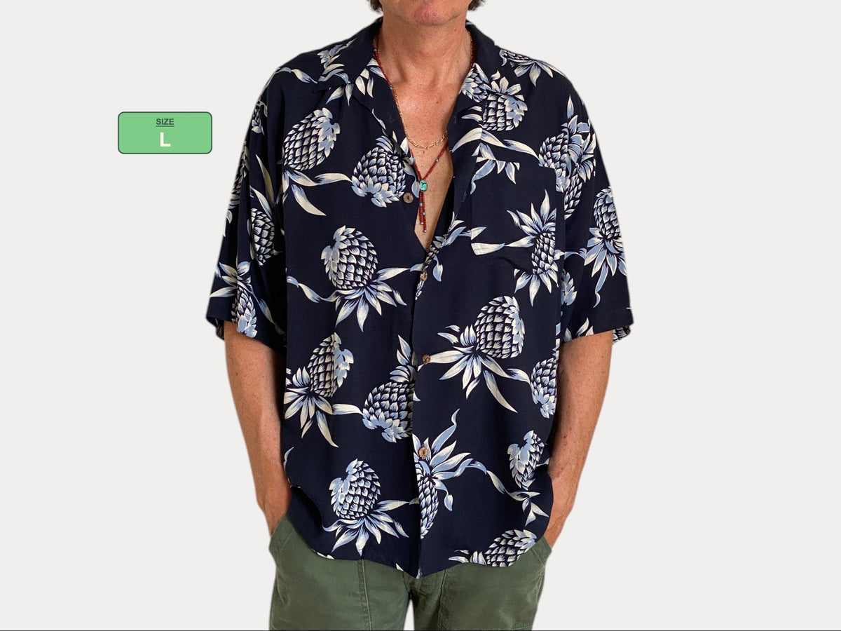 Size Large. Vintage 90s Hawaiian shirt