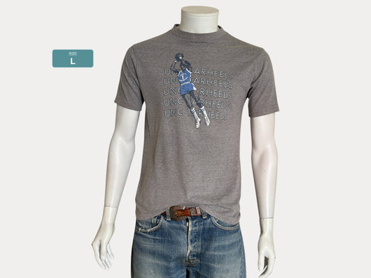 Vintage 80s Single Stitch UNC TarHeels basketball t-shirt – retro graphic print . Made in USA- Large