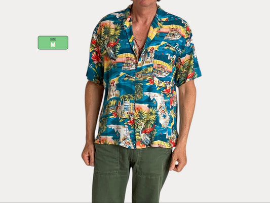 Size Medium. Vintage 90s Hawaiian shirt