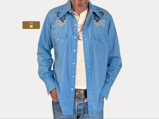 Size M. Authentic 70’s Vintage embroidered Western Shirt