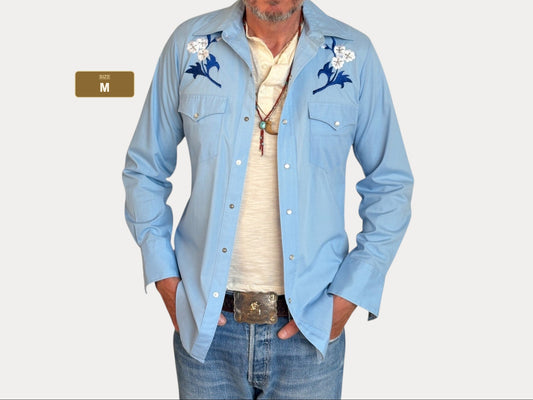 Size M. Authentic 70’s embroidered Western Shirt