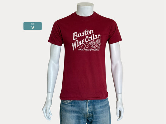 Vintage Single Stitch 80s Boston Wine Cellar T-Shirt . Size Small